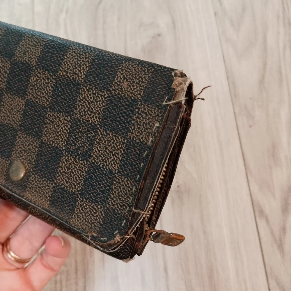Louis Vuitton Tresor damier wallet